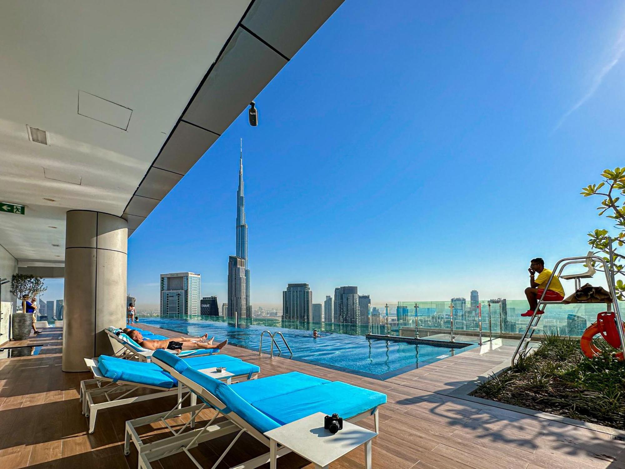 Best Burj Khalifa View Balcony Apartment With 64Th Floor Infinity Pool In Paramount Hotel Midtown Дубай Екстериор снимка