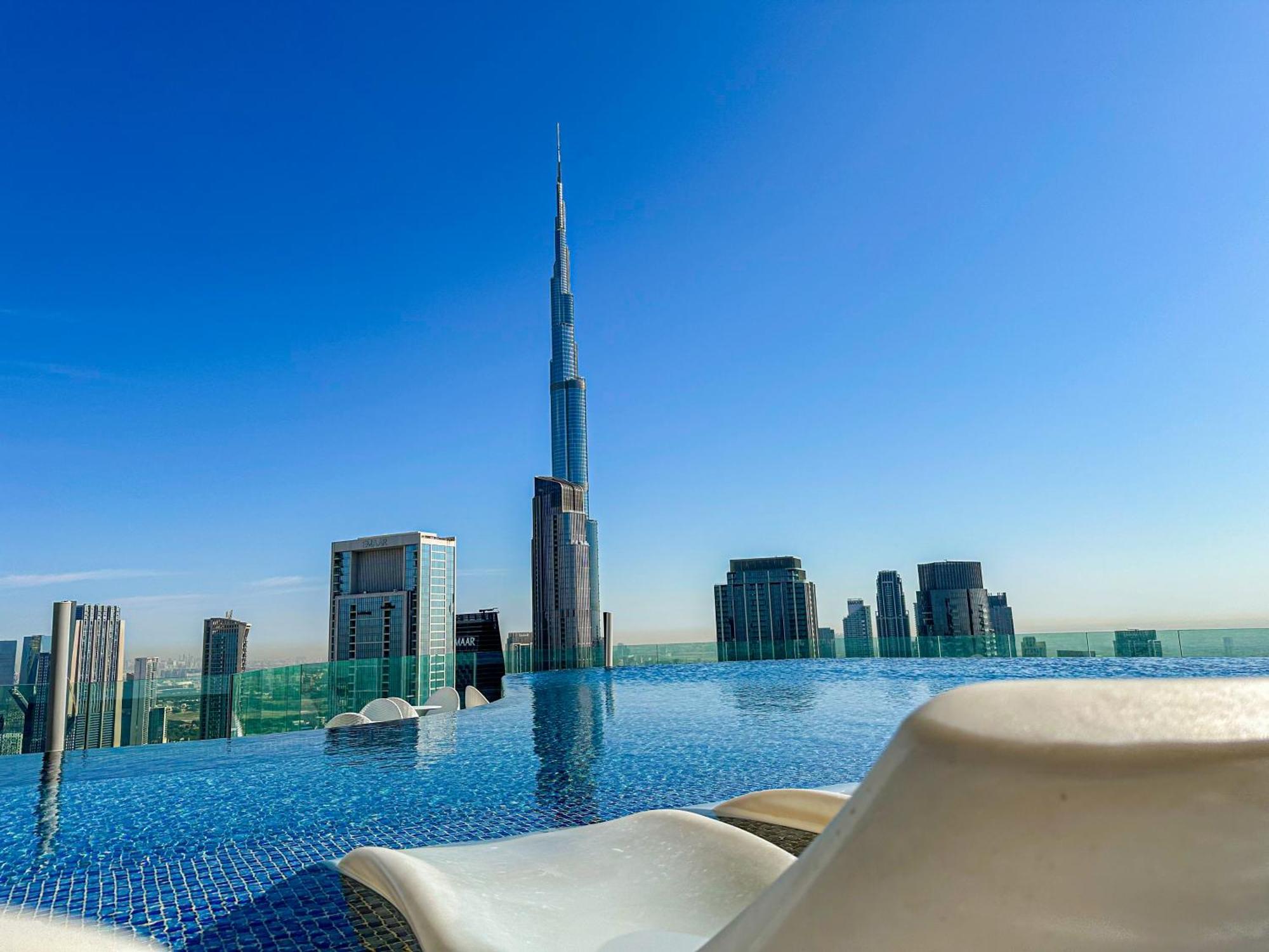 Best Burj Khalifa View Balcony Apartment With 64Th Floor Infinity Pool In Paramount Hotel Midtown Дубай Екстериор снимка