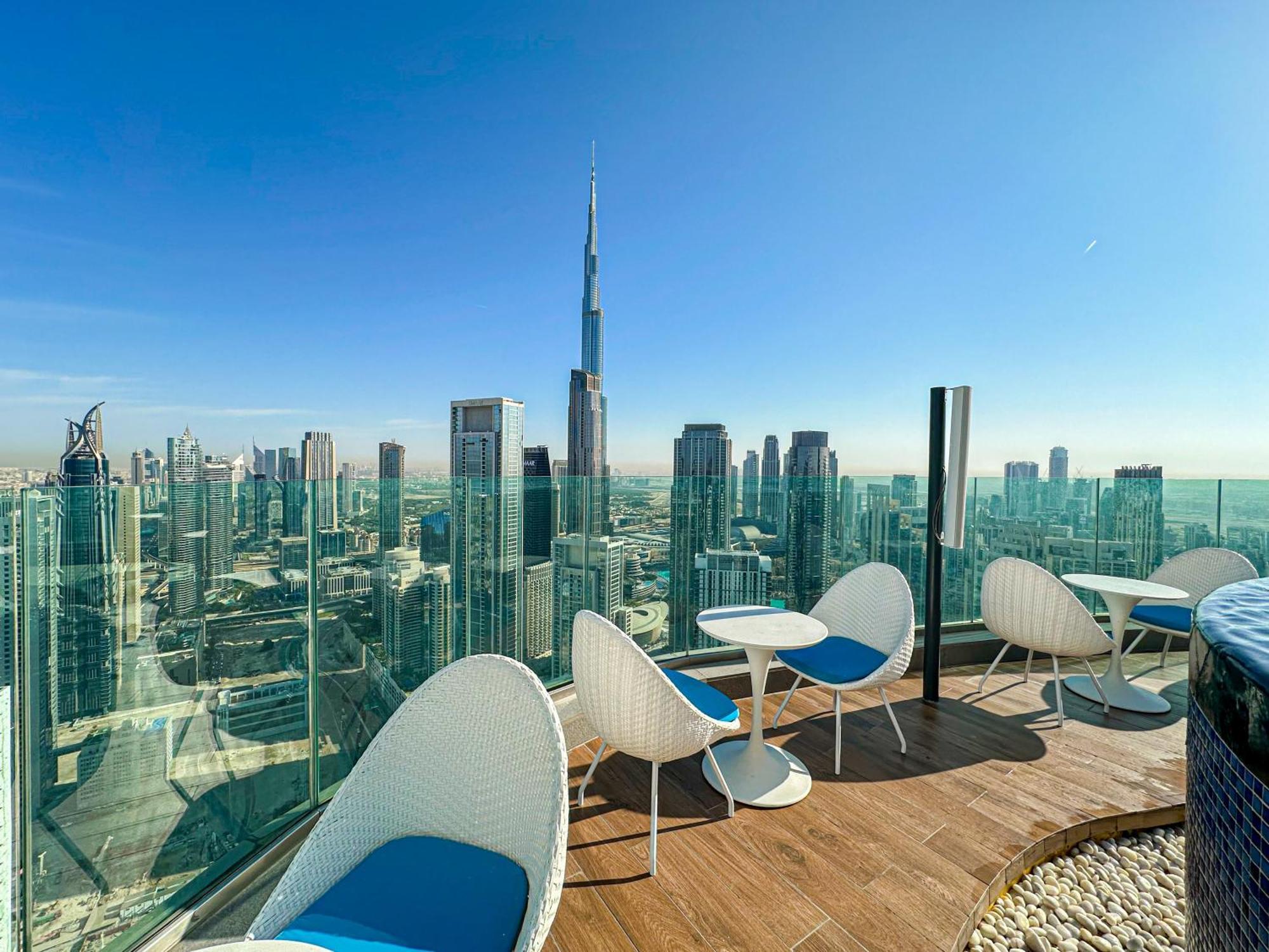 Best Burj Khalifa View Balcony Apartment With 64Th Floor Infinity Pool In Paramount Hotel Midtown Дубай Екстериор снимка